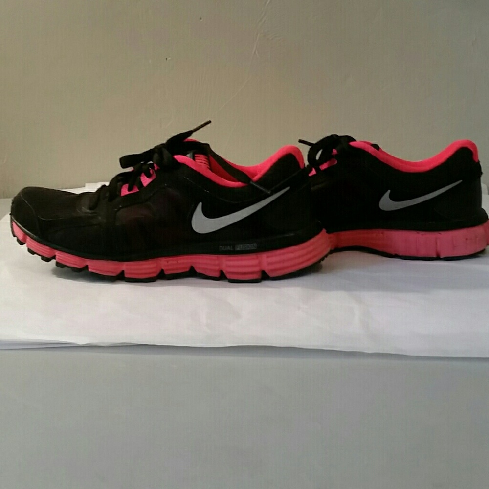 Nike Dual Fusion running shoes
